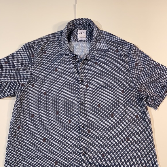 Zara men’s silky short sleeve button down shirt - Picture 2 of 4